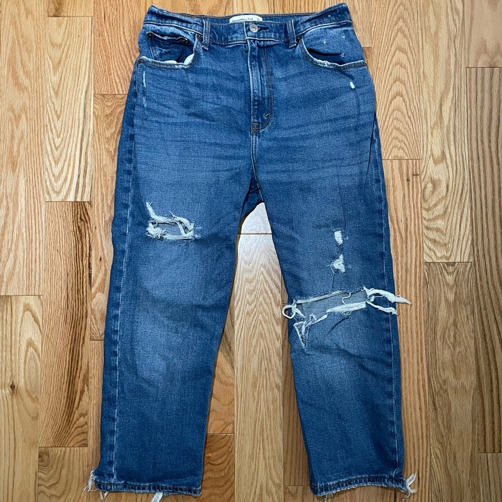 ABERCROMBIE & FITCH Ankle Straight Ultra High Rise - Size 29